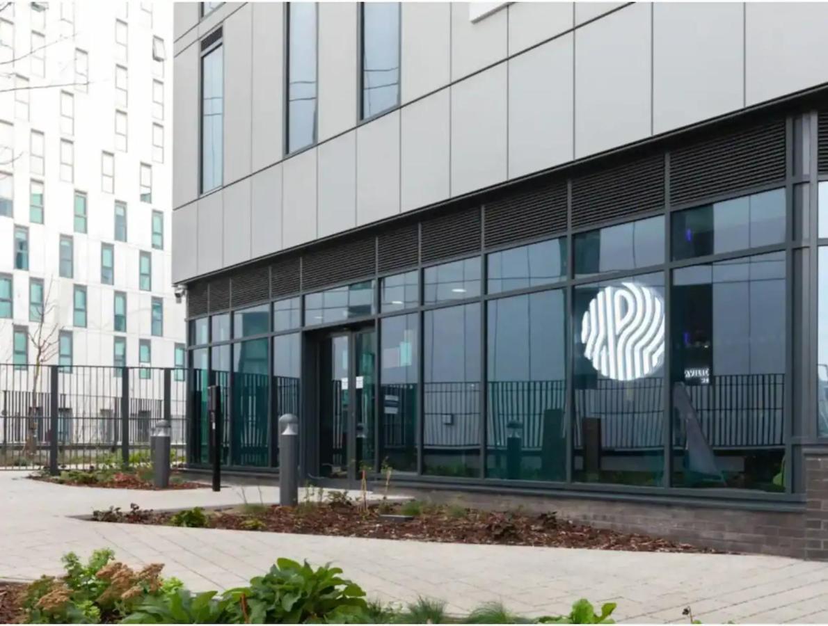 Modern Rooms In Wembley, Sk Лондон Экстерьер фото
