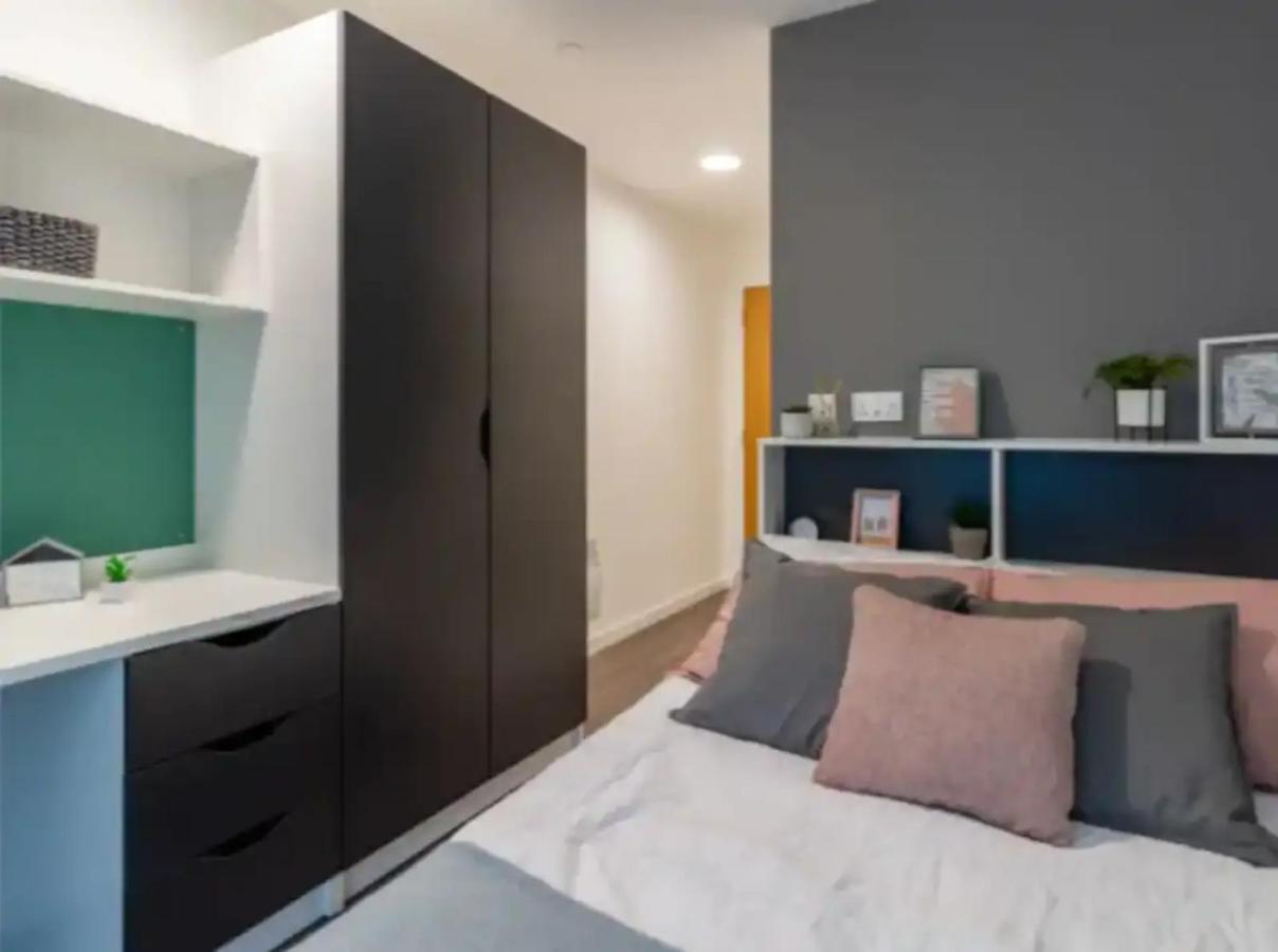 Modern Rooms In Wembley, Sk Лондон Экстерьер фото