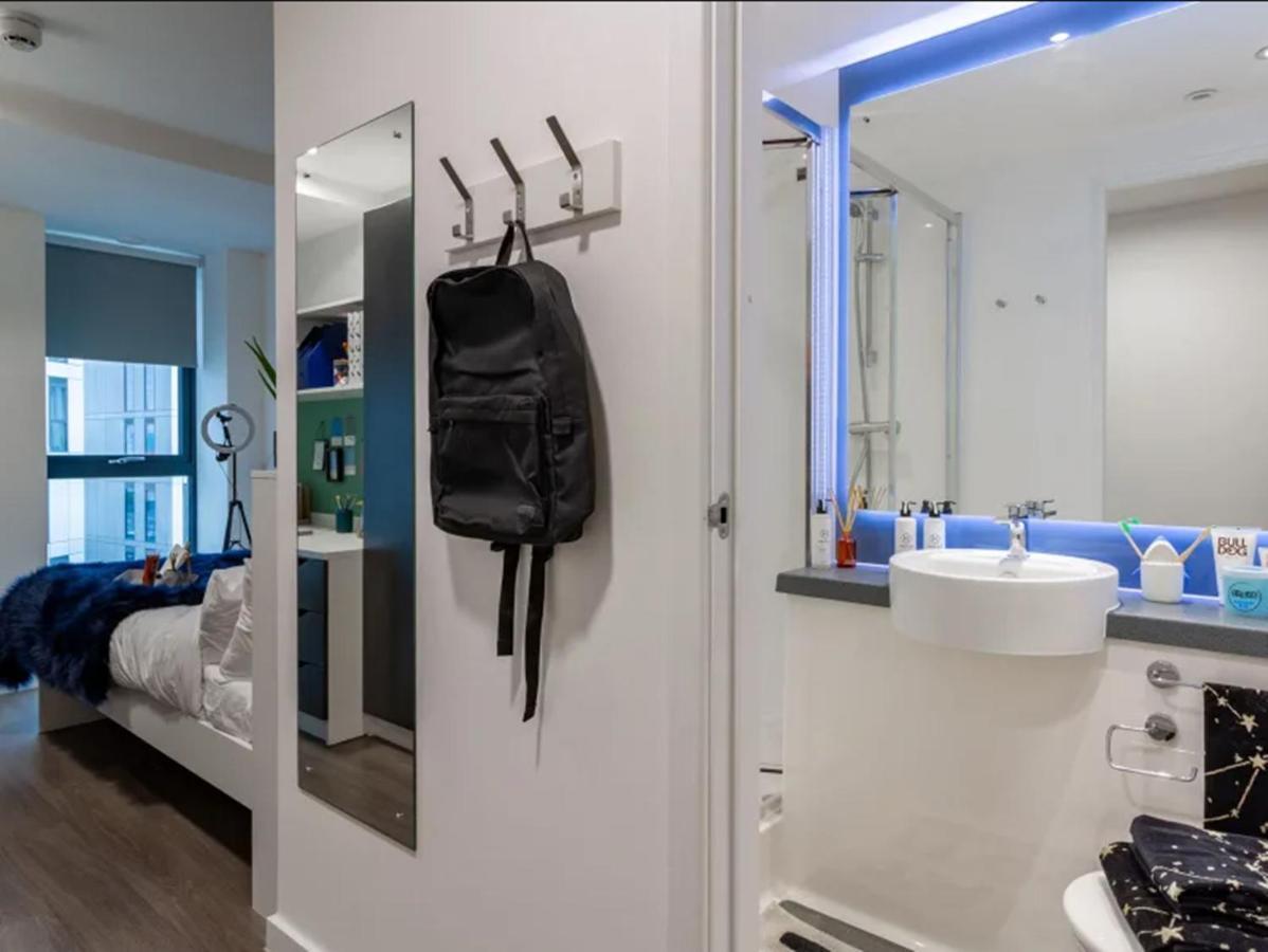 Modern Rooms In Wembley, Sk Лондон Экстерьер фото